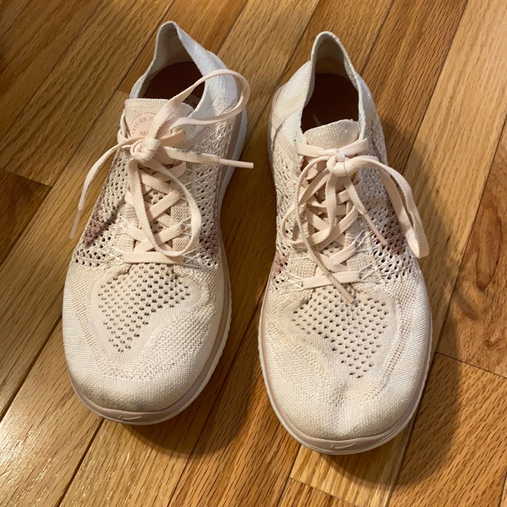 Nike flynit running sneakers